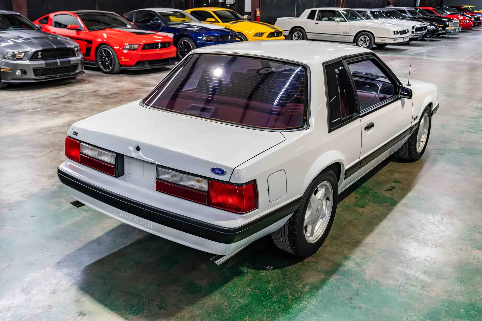 4_1991-Ford-Mustang-Oxford White-107446--37.jpg